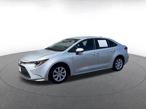 Used 2025 Toyota Corolla LE FWD image 8