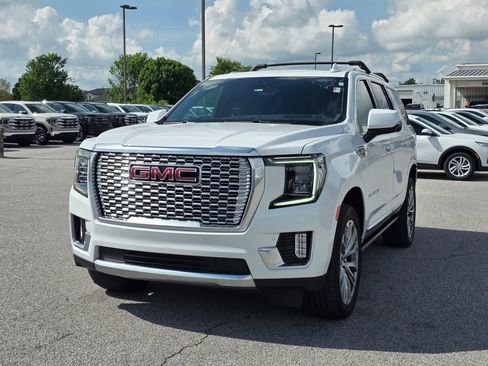 Used 2021 GMC Yukon Denali w/ Denali Ultimate Package AWD/4WD image 3