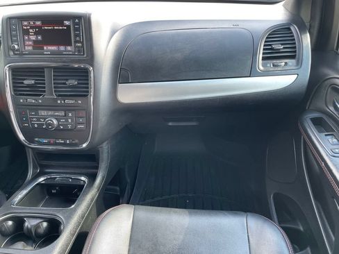 Used 2017 Dodge Grand Caravan GT FWD image 20