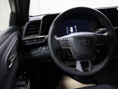 New 2026 Toyota Crown XLE image 27