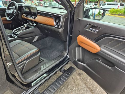 Used 2023 GMC Canyon AT4 AWD/4WD image 14