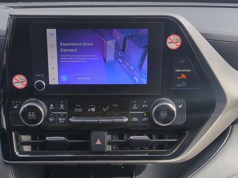 Certified 2024 Toyota Highlander XLE AWD/4WD image 14