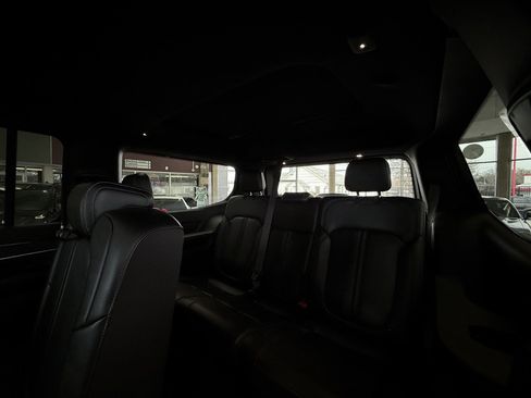Used 2022 Jeep Wagoneer Series III w/ Premium Group I AWD/4WD image 34