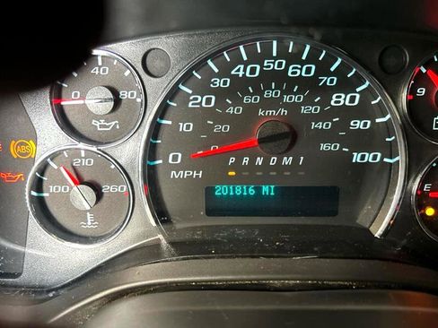 Used 2019 Chevrolet Express 2500 w/ Enhanced Convenience Package image 21