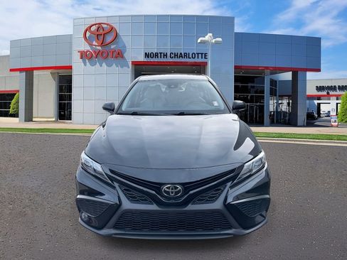 Used 2023 Toyota Camry SE image 4