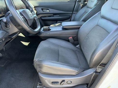 Certified 2023 Nissan Ariya FWD image 28