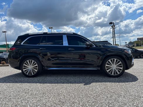 Used 2023 Mercedes-Benz Maybach GLS 600 4MATIC image 9