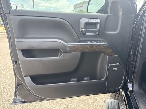 Used 2018 GMC Sierra 1500 Denali w/ Denali Ultimate Package AWD/4WD image 11
