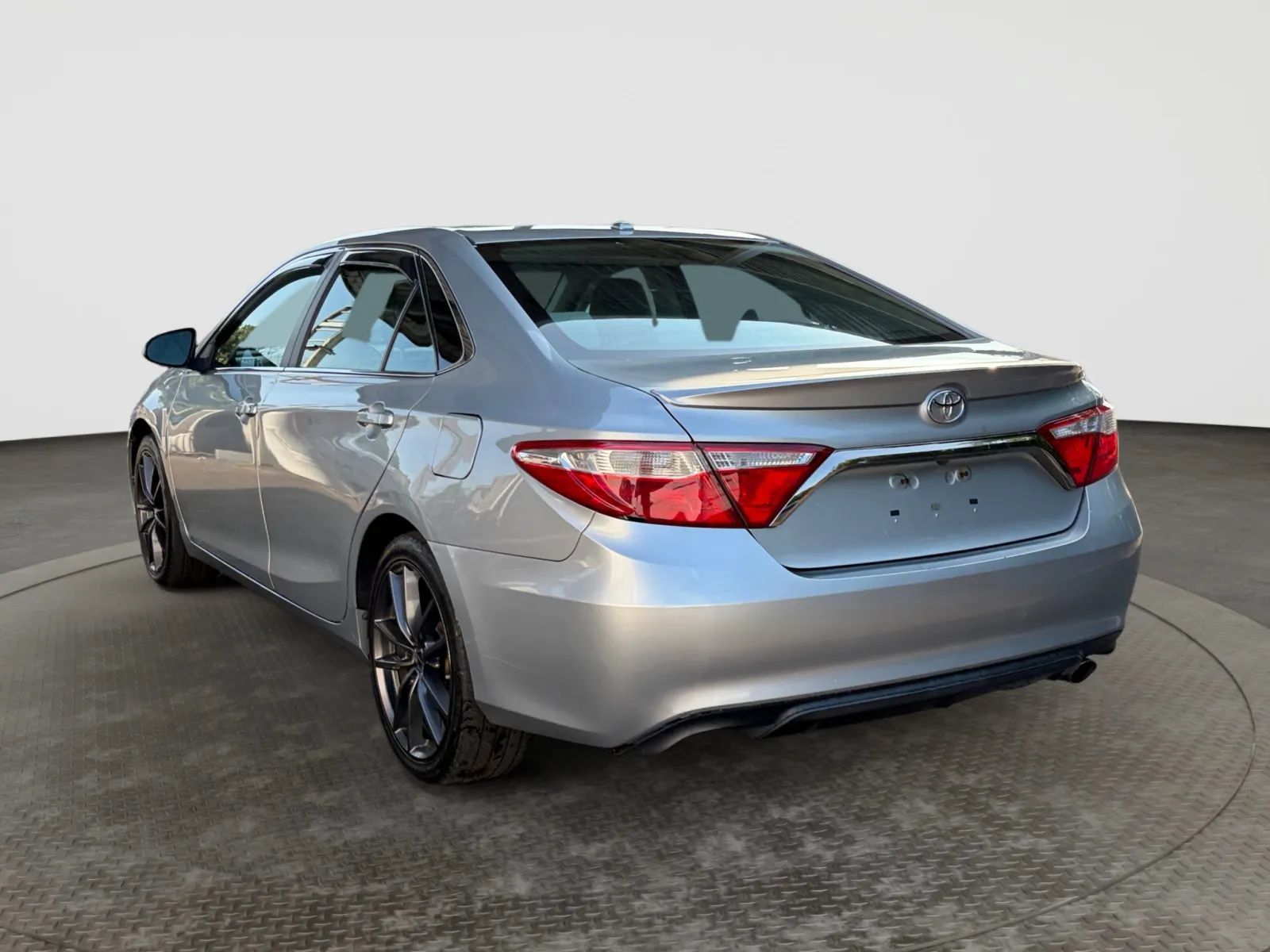 Used 2017 Toyota Camry SE FWD image 8