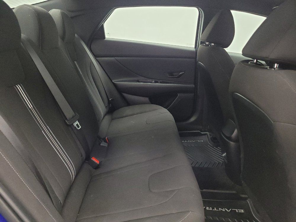 Used 2025 Hyundai Elantra Sport FWD image 19