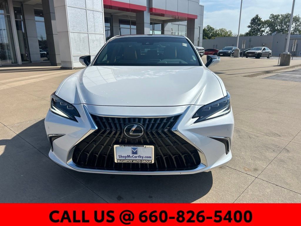 Used 2025 Lexus ES 350 Ultra Luxury FWD image 3