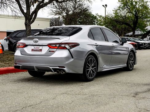 Used 2024 Toyota Camry SE image 5