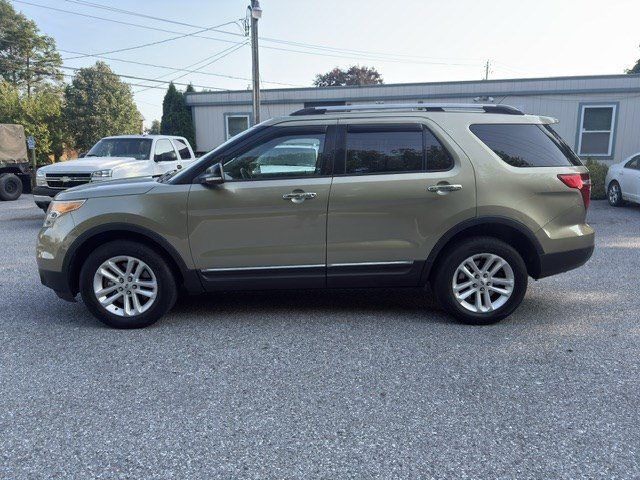 Used 2013 Ford Explorer XLT AWD/4WD image 2