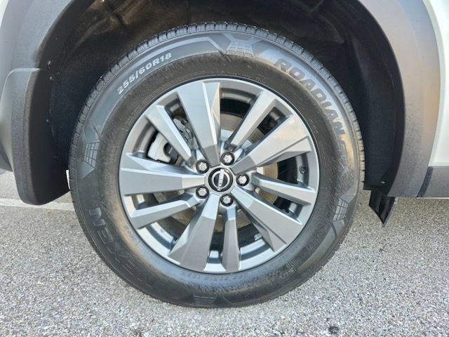 Used 2023 Nissan Pathfinder SV AWD/4WD image 32