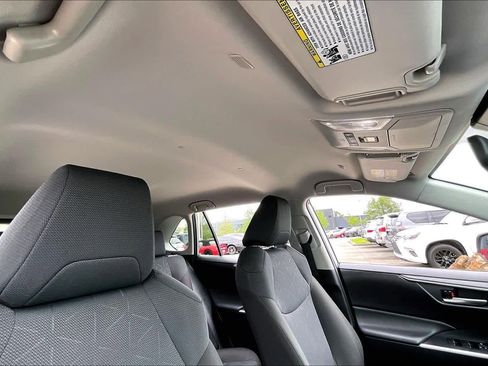Used 2025 Toyota RAV4 XLE image 13