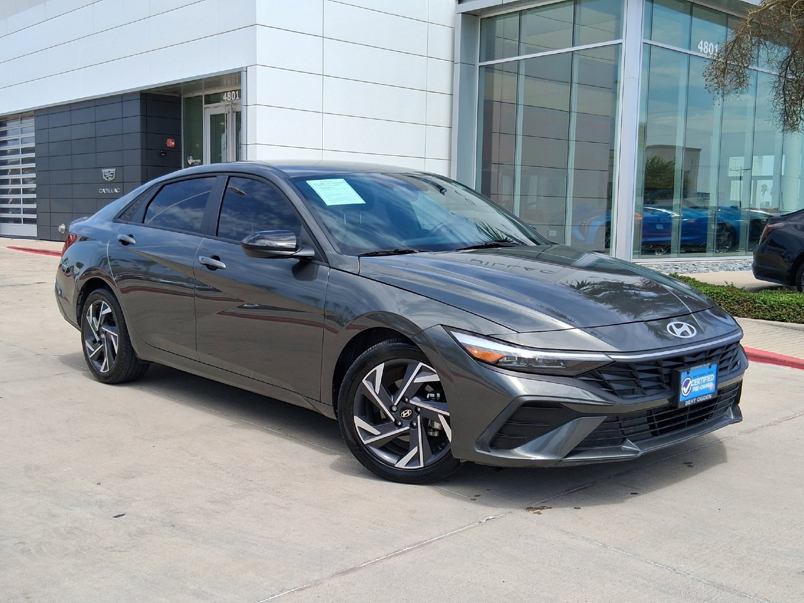 Used 2025 Hyundai Elantra Sport FWD image 1