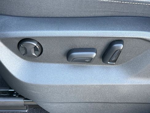 Used 2023 Volkswagen Atlas SE image 15