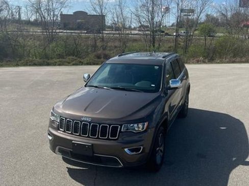 Used 2021 Jeep Grand Cherokee Limited w/ Luxury Group II image 9