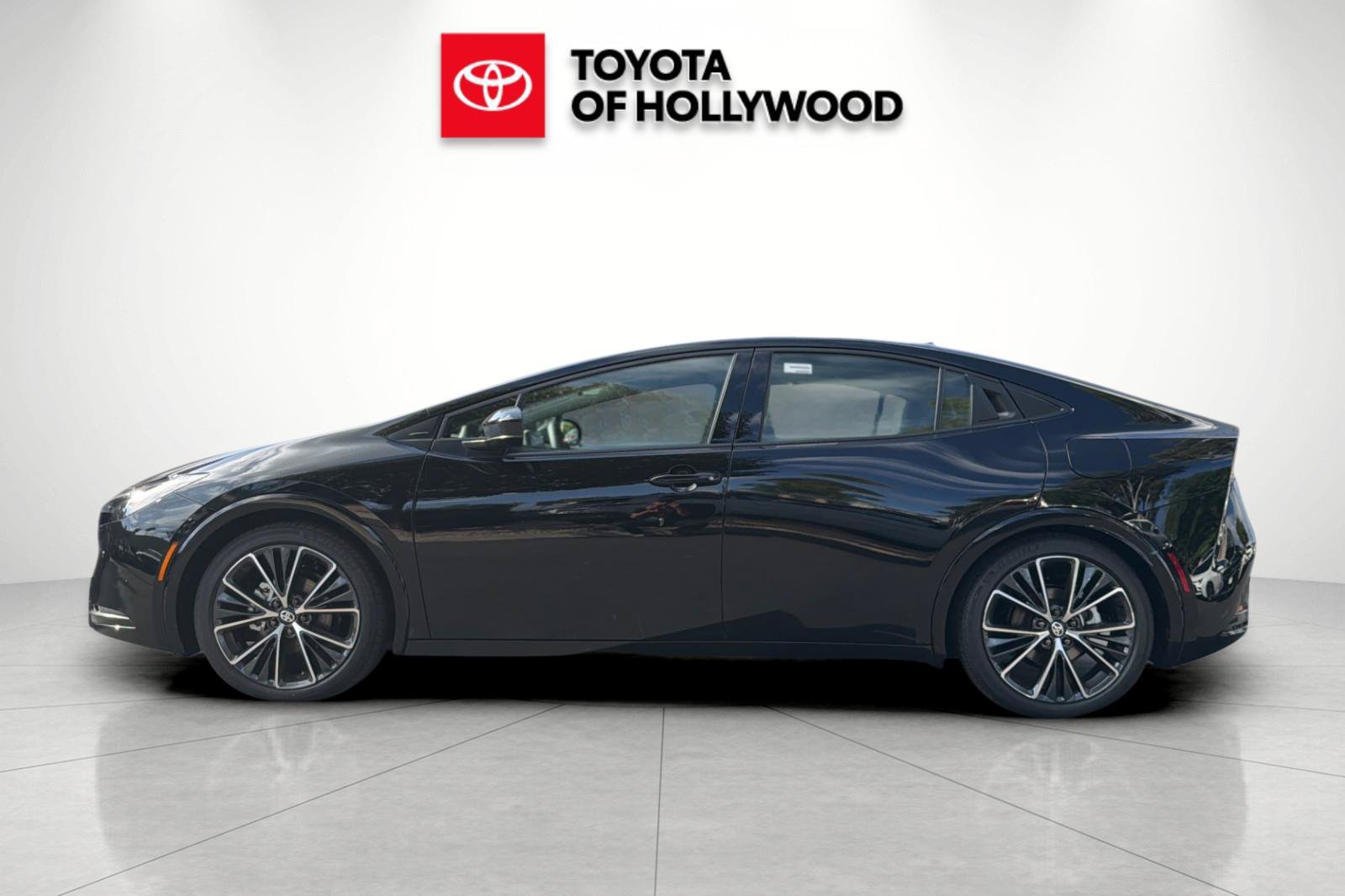 New 2027 Toyota Prius Limited w/ Limited Premium Package FWD image 9