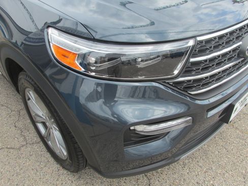 Used 2023 Ford Explorer XLT w/ Equipment Group 202A AWD/4WD image 9