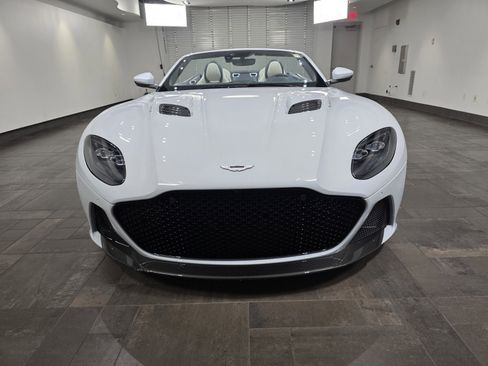 Used 2021 Aston Martin DBS Superleggera Volante image 7