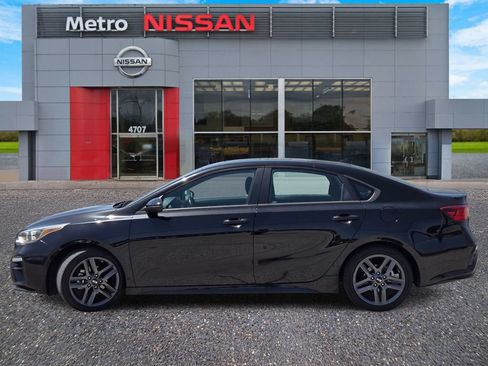 Used 2021 Kia Forte GT-Line w/ GT-Line Premium Package FWD image 3