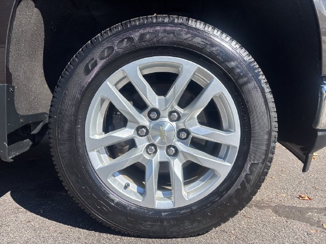 Used 2021 Chevrolet Silverado 1500 LT w/ Z71 Off-Road Package AWD/4WD image 9