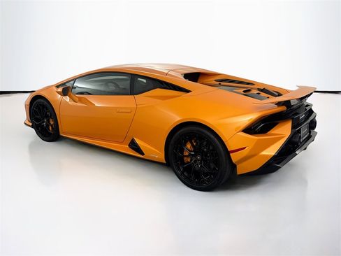 Used 2023 Lamborghini Huracan Tecnica image 7