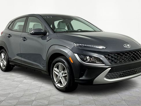 Used 2023 Hyundai Kona SE image 3