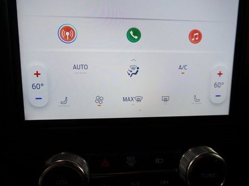 Used 2024 Ford Edge SEL image 3