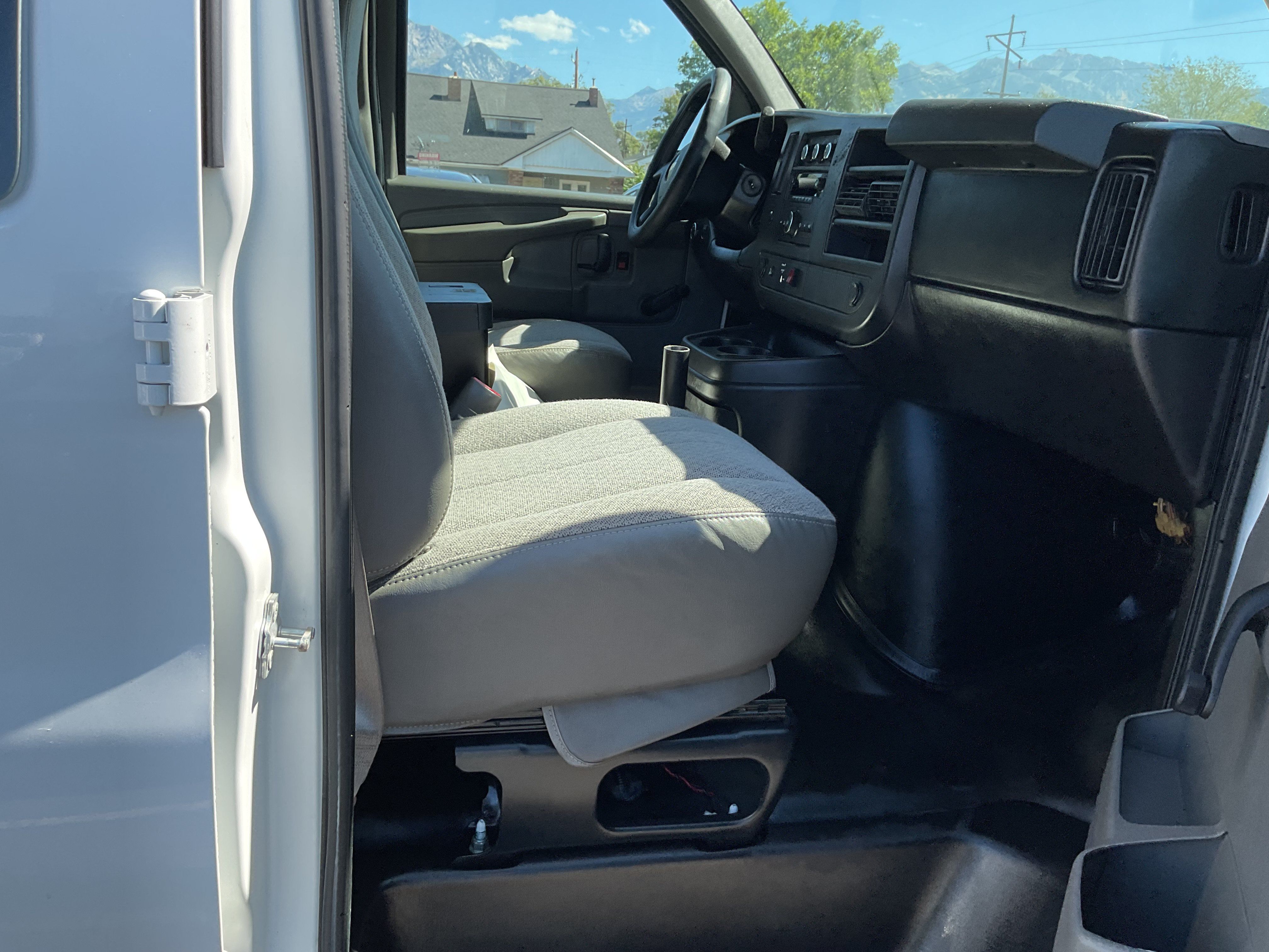 Used 2013 Chevrolet Express 2500 RWD image 14