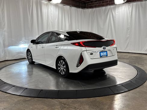 Used 2021 Toyota Prius Prime XLE FWD image 7