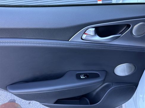 Used 2020 Kia Stinger GT1 image 30