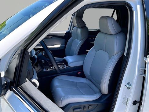 Certified 2024 Honda Pilot Touring image 15
