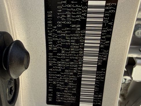 Used 2024 Toyota Corolla LE image 31