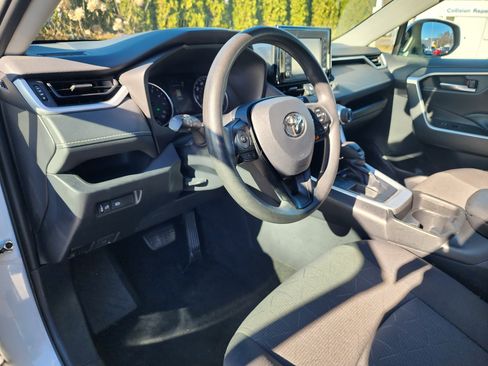 Used 2019 Toyota RAV4 XLE image 22