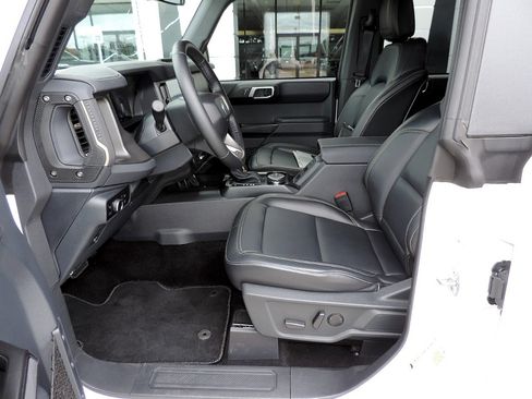Used 2025 Ford Bronco Badlands AWD/4WD image 15