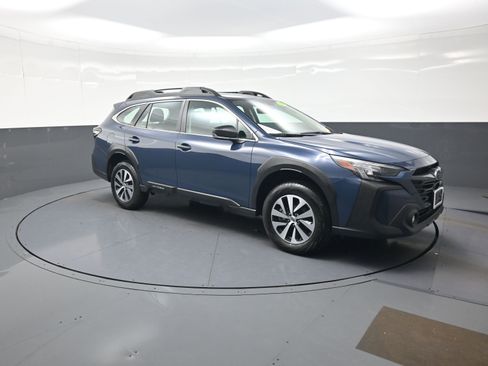 Used 2025 Subaru Outback AWD/4WD image 7