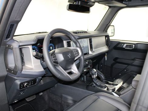 New 2025 Ford Bronco Outer Banks w/ Sasquatch Package image 23