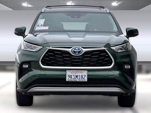 Used 2024 Toyota Highlander Platinum image 5