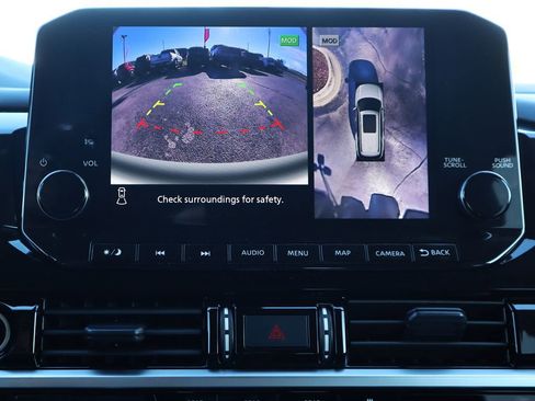 Used 2024 Nissan Pathfinder SL image 17