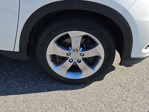 Certified 2021 Honda HR-V LX image 18