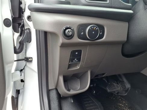 New 2026 Ford Transit 250 148 Medium Roof RWD image 15