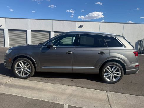 Used 2017 Audi Q7 3.0T Prestige AWD/4WD image 3