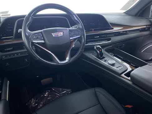 Certified 2022 Cadillac Escalade Luxury image 2