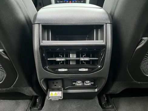 Used 2024 Jeep Grand Cherokee Altitude AWD/4WD image 19