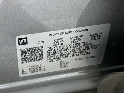 Used 2025 Buick Encore GX Preferred AWD/4WD image 12