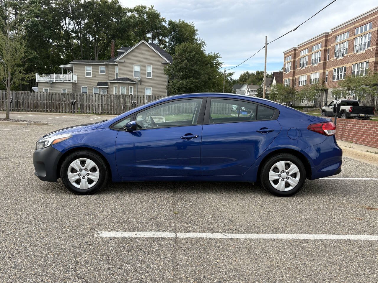 Used 2017 Kia Forte LX FWD image 11