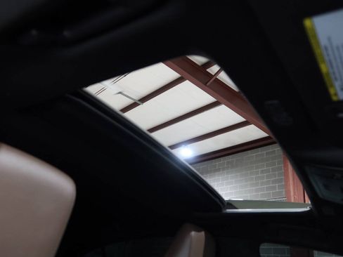 Used 2025 Lexus ES 300h w/ Premium Package FWD image 25