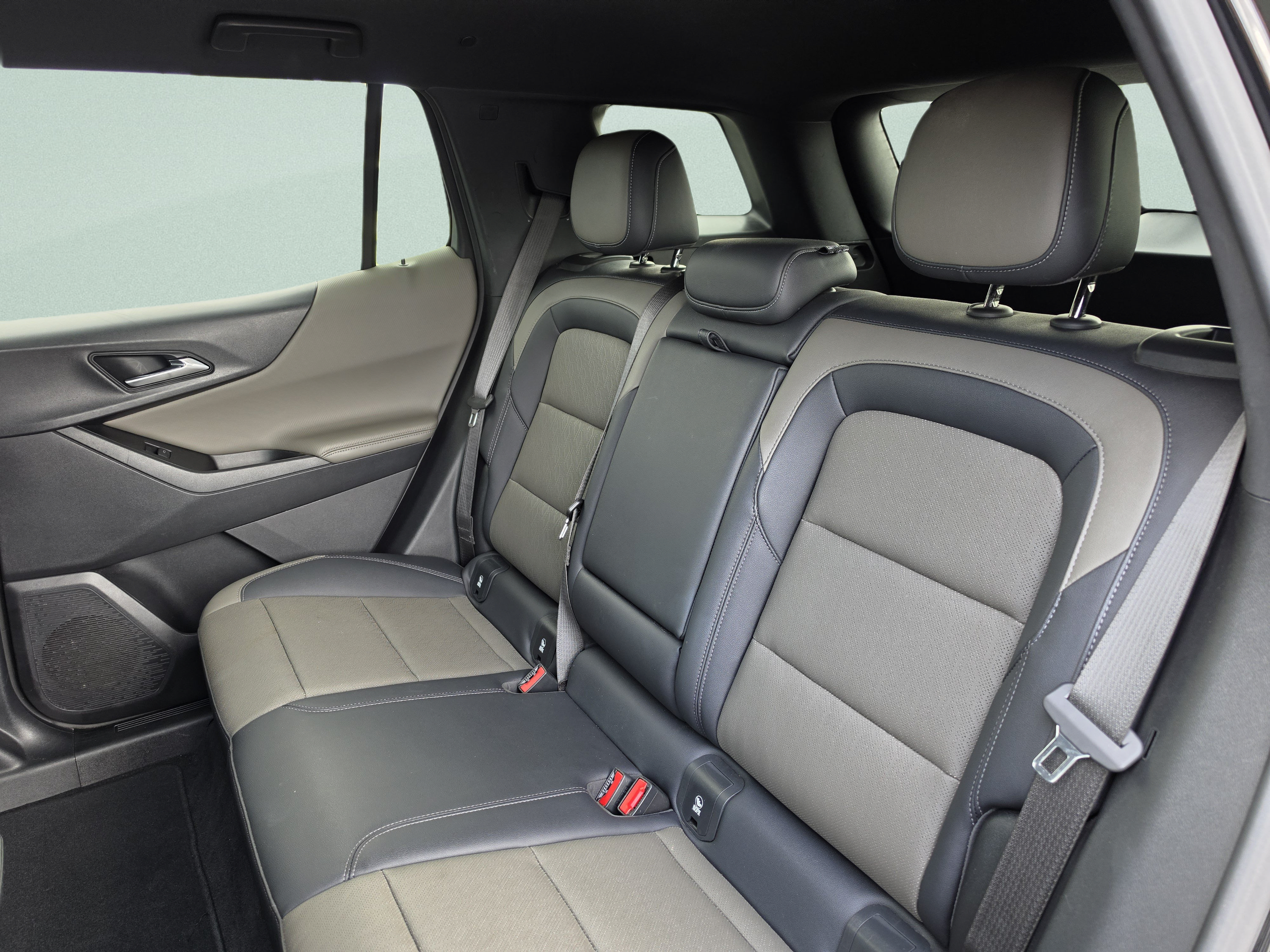 Used 2025 Chevrolet Equinox LT w/ Convenience Package II FWD image 22